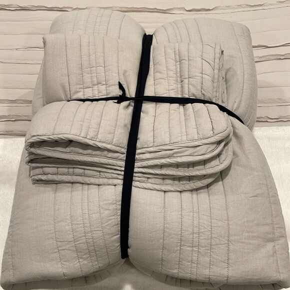 Reversible Quilt & Sham Set - Stone Cottage - like new! - Picture 3 of 7